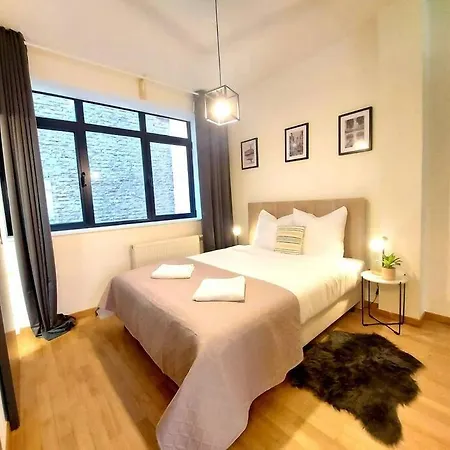 Apartment Cozy In Center. *