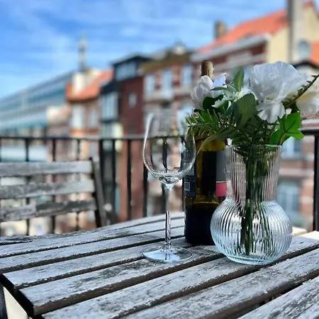 Daire Lovely 2-bedroom Duplex W/ Balcony In