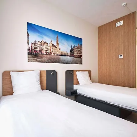 Easyhotel Centre Отель Брюссель