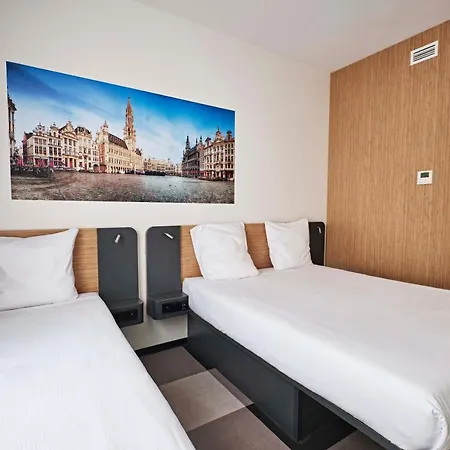 Easyhotel Centre Отель