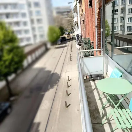 Cozy 2 Bedroom - Metro Montgomery Apartment Brussels