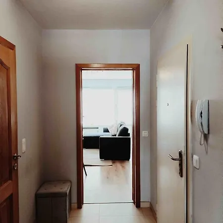 Cozy 2 Bedroom - Metro Montgomery * Brussels