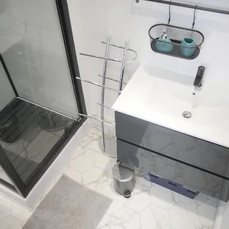 Chic 1br + Terrace *