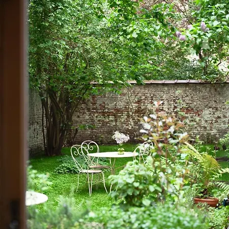 Charming And Spacious House With Leafy Private Garden Close To Historical Center Of * Bruxelles