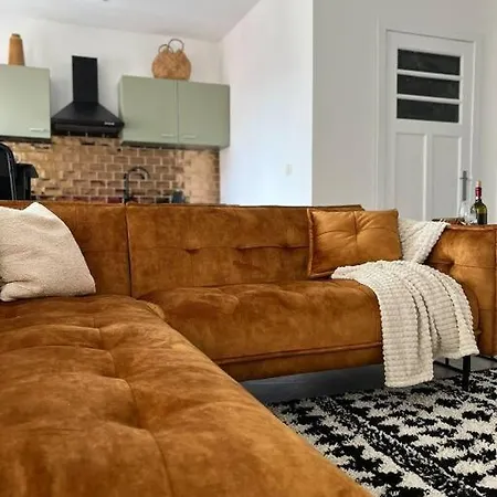 Lovely 2-bedroom Duplex W/ Balcony In Apartamento