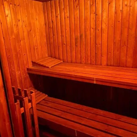 Superbe Avec Jardin, Sauna Et Jacuzzi *