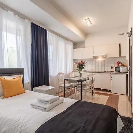 Apartment Gare Du Midi , 29 *