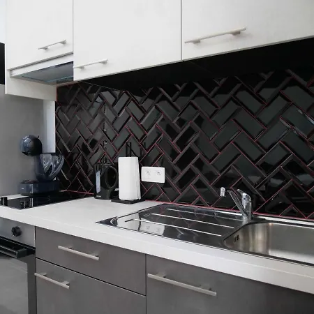 The Elise Apartment *