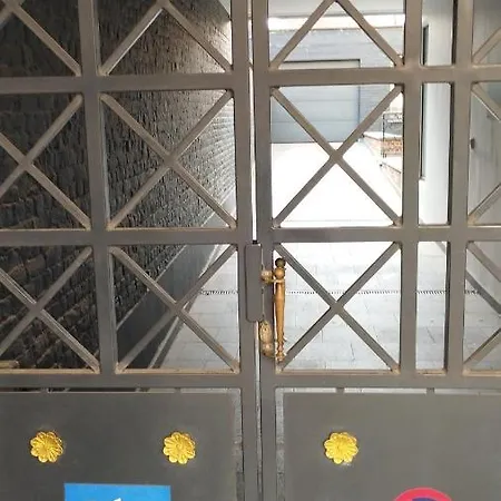 Chic 1br + Terrace Διαμέρισμα *