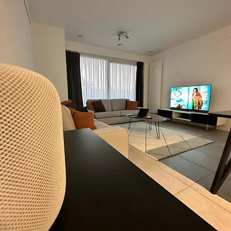 Canal View One Bedroom Flat *