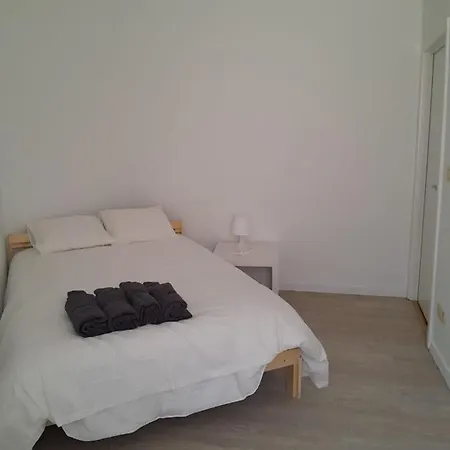 1 Bedroom Sleeps 4 Brussels