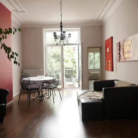 Loft Atypique Avec Terrasse Apartment Brüssel