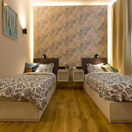 Golden Dove Luxury Aparts *