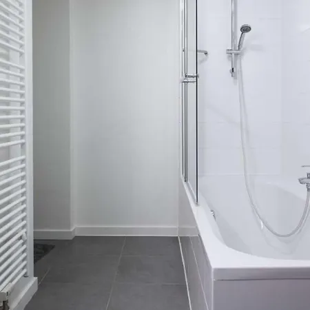 Chic 3-bedroom For Rent To Professionals In Ixelles Apartmán Brusel
