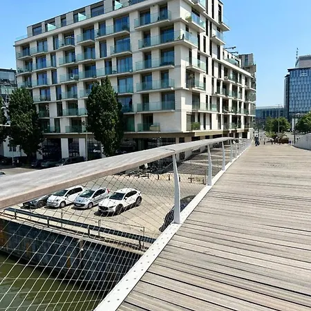Canal View One Bedroom Flat Διαμέρισμα Βρυξέλλες