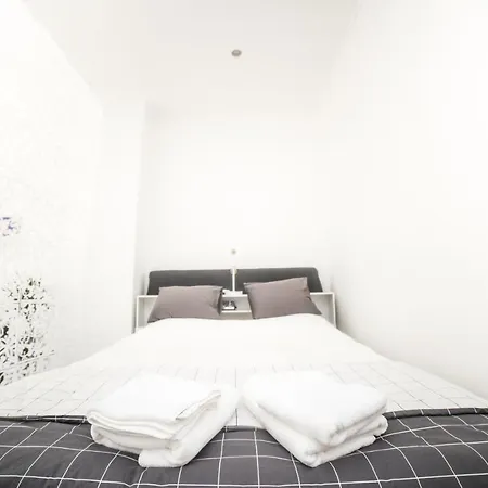 Centre Hidden Gem! For Up To 3 People