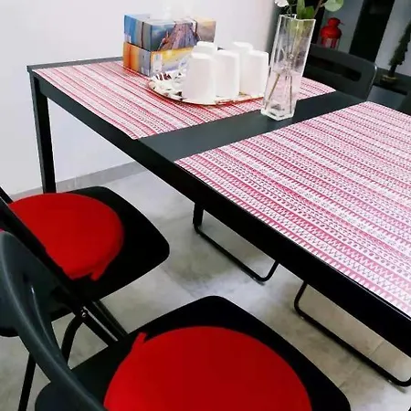 Privatunterkunft Cozy With Share The Bathroom And Kitchen Brüssel