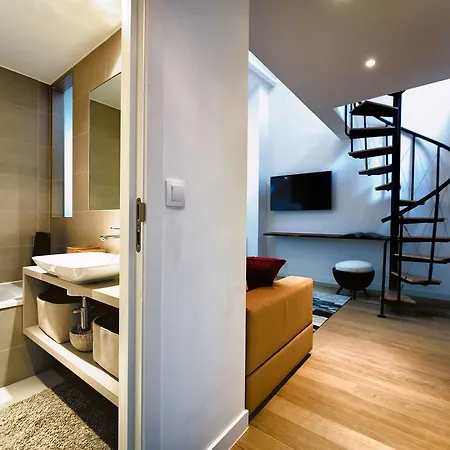 Aparthotel Charles - Louise