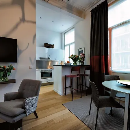 Charles - Louise Aparthotel *