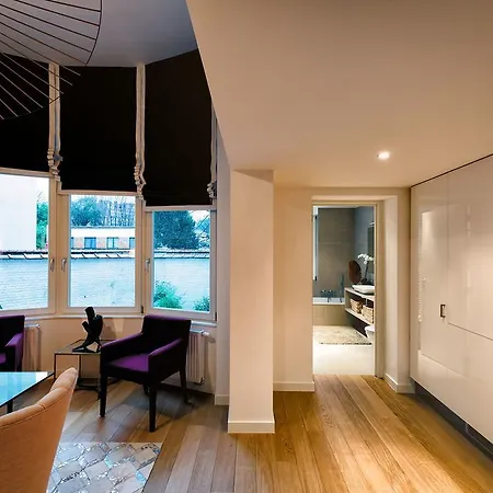 Charles - Louise Aparthotel *