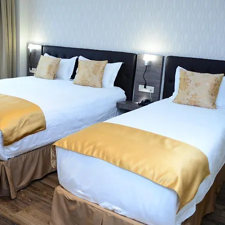 The Helmet Hotel 2*