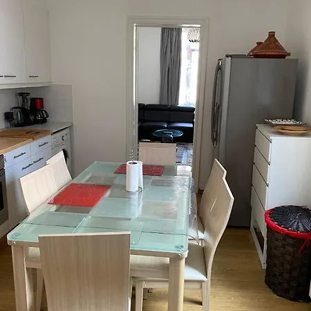 Au Centre De Pret Du