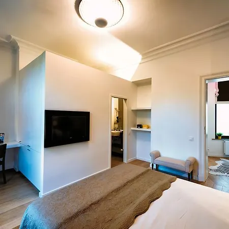 Charles - Ambiorix Aparthotel