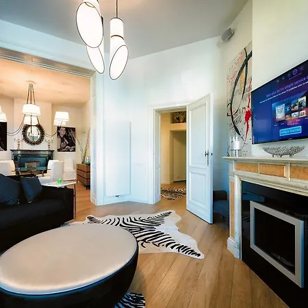 Charles - Ambiorix Aparthotel