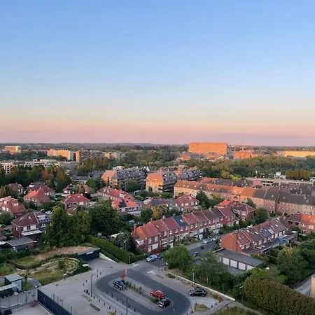 Superbe Simple Avec Parking Gratuit Brüksel