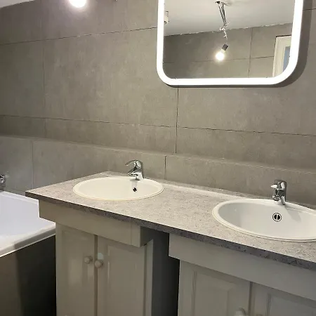 Uccle Chic Flat Apartman