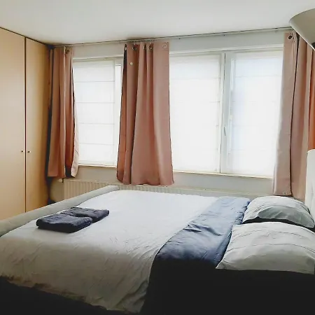 Maison Confortable A Proximite De L'atomium Апартаменты *