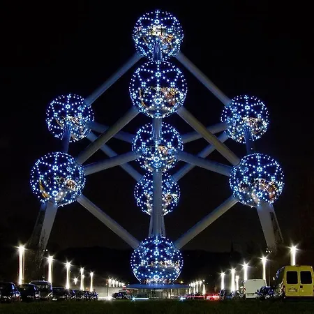 Atomium Apartment