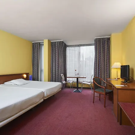 Отель Hotel Brussels