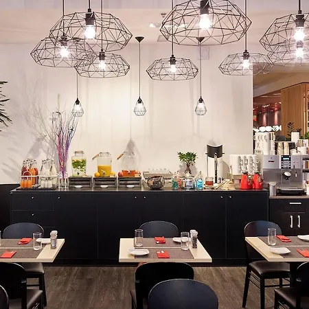 Park By Radisson Centre Midi 3*