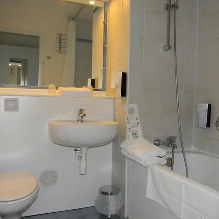 Hotel Campanile Drogenbos 3*