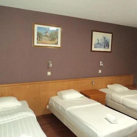 Albert Hotel Hotel 2*