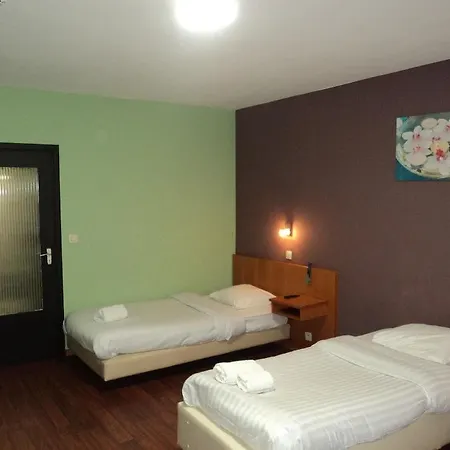 Albert Hotel Hotel