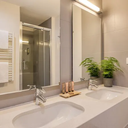 Апарт-отель Citadines Toison D'or