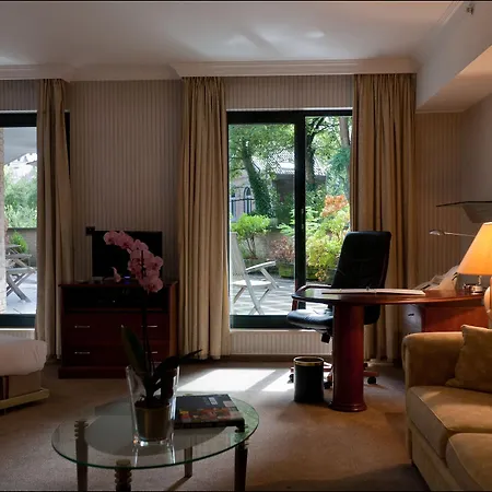 Apartahotel B-aparthotel Ambiorix 4*