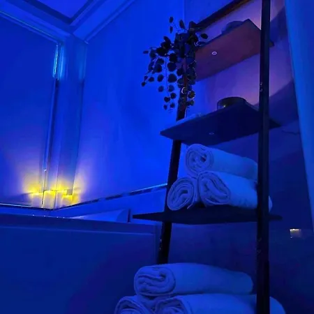 One Bedroom With View Jacuzzi And Furnished Balcony At Koekelberg Lejlighed *