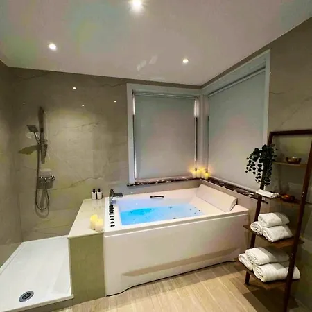 One Bedroom With View Jacuzzi And Furnished Balcony At Koekelberg Lejlighed Bruxelles