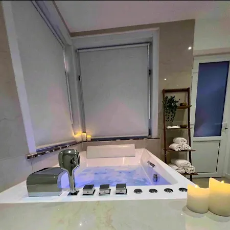 One Bedroom With View Jacuzzi And Furnished Balcony At Koekelberg * Brüsszel