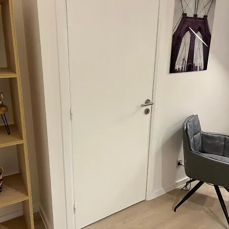 Center Flat شقة