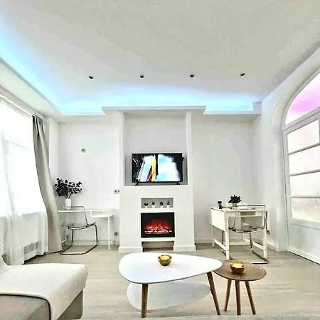 One Bedroom With View Jacuzzi And Furnished Balcony At Koekelberg * Bruxelles