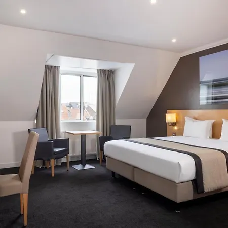 Hotel Floris Avenue 4*