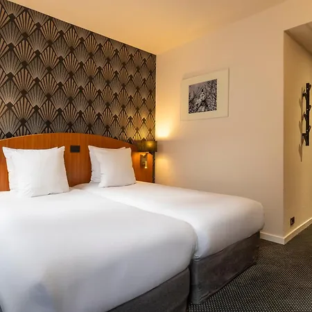 Aris Grand Place 3*