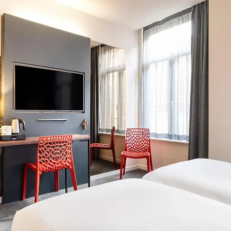 Aris Grand Place Hotel