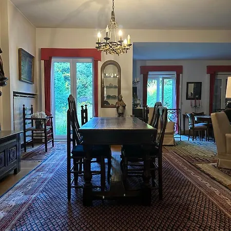 House Of Tanya Bed & Breakfast