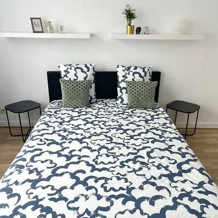 Stylish Two Bedroom Flat * Bruselas