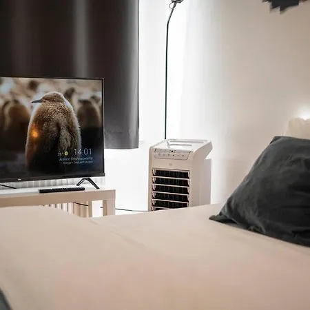 Apartment Superb 3 Bedroom & 3 Bathroom Duplex In Centre *